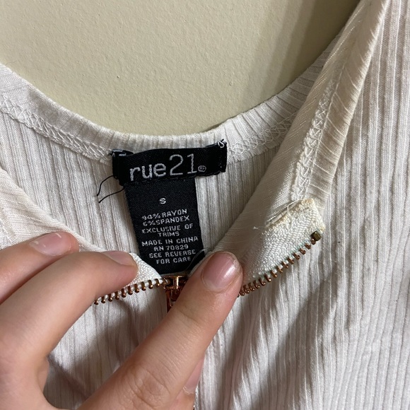 Tank - Picture 3 of 3